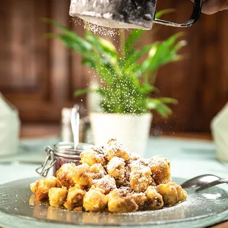 Penzion Zur Post Maishofen